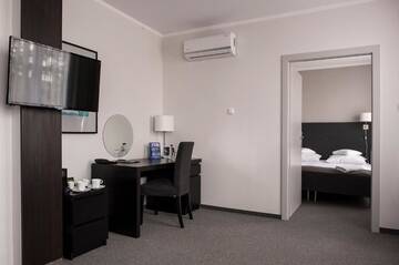 Фото номера Люкс с кроватью размера &quot;king-size&quot; и диваном-кроватью Отель Best Western Hotel Edison г. Пжезмерово 8