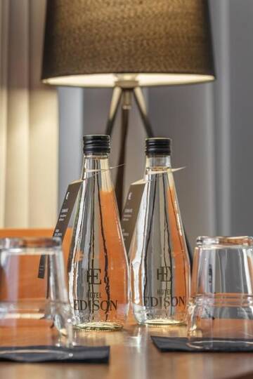 Фото номера Люкс с кроватью размера &quot;king-size&quot; и диваном-кроватью Отель Best Western Hotel Edison г. Пжезмерово 11