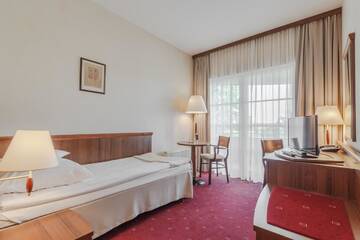 Фото номера Стандартный одноместный номер с балконом Отель Best Western Hotel Edison г. Пжезмерово 3